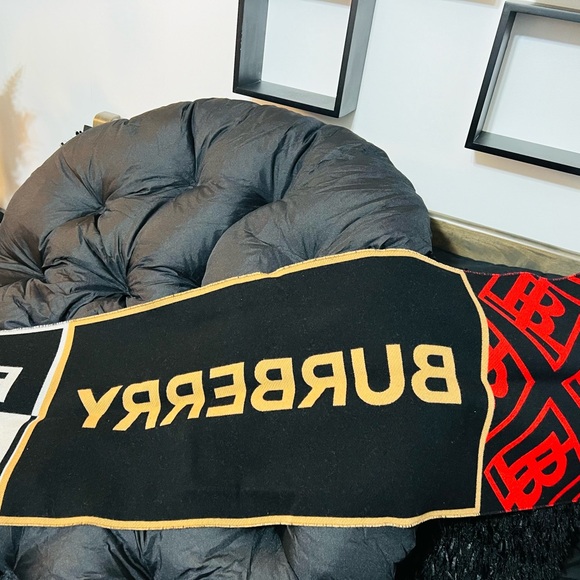 Burberry Oversized Scarf-RARE FIND - Picture 8 of 12